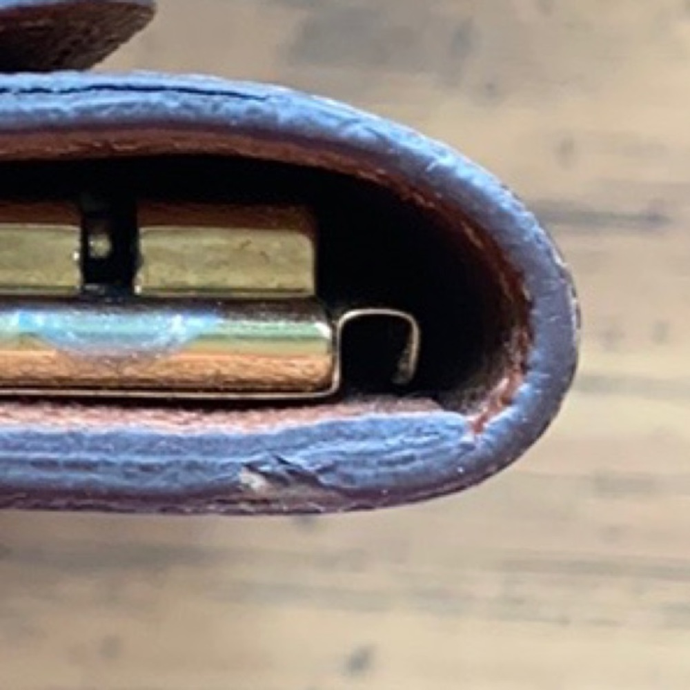 Authentic Louis Vuitton 6 key holder - Picture 3 of 8